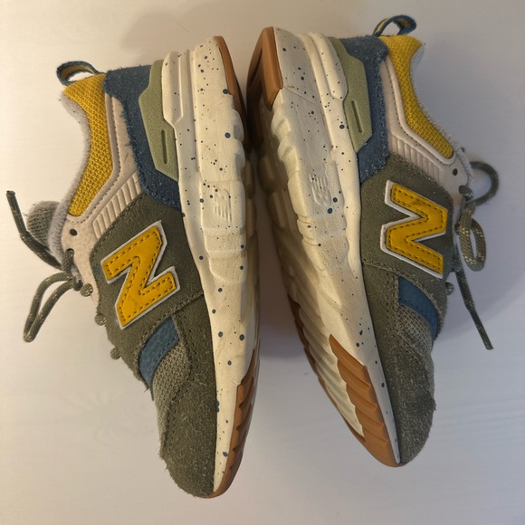 Boys New Balance Shoes size - Picture 3 of 9